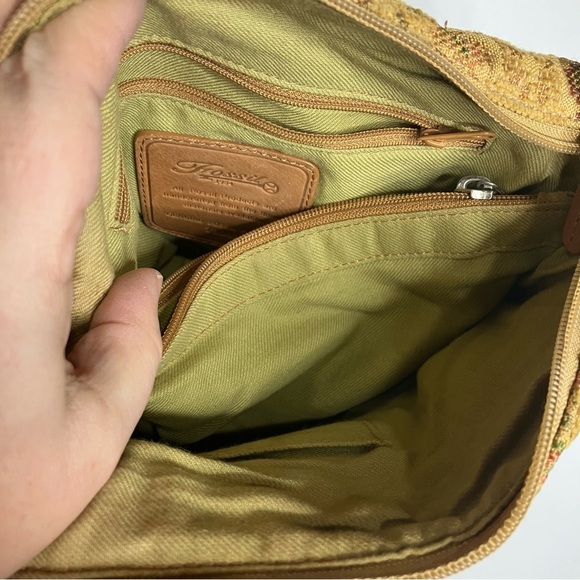 Vintage Fossil tapestry crossbody bag medium size 9.5” x 9.75” x 3” - Picture 6 of 14